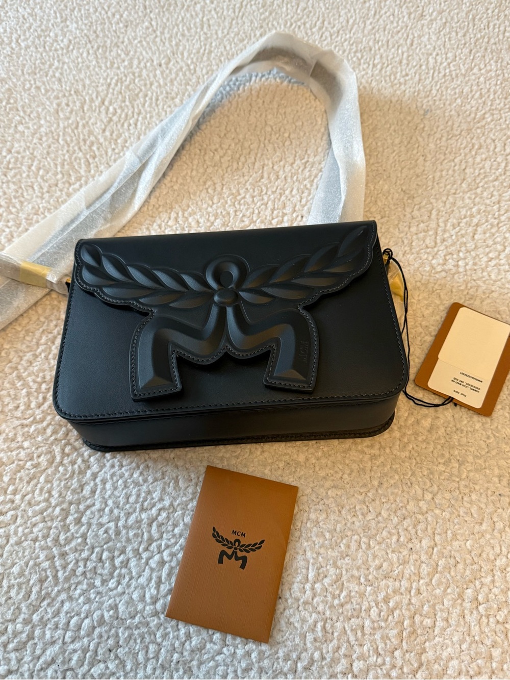 MCM
Himmel Maxi Logo Leather Crossbody Bag - Picture 2 of 11